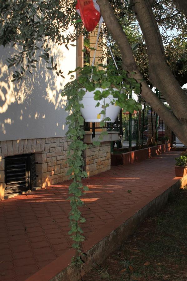 Apartments With A Parking Space Umag - 7094 Exterior photo